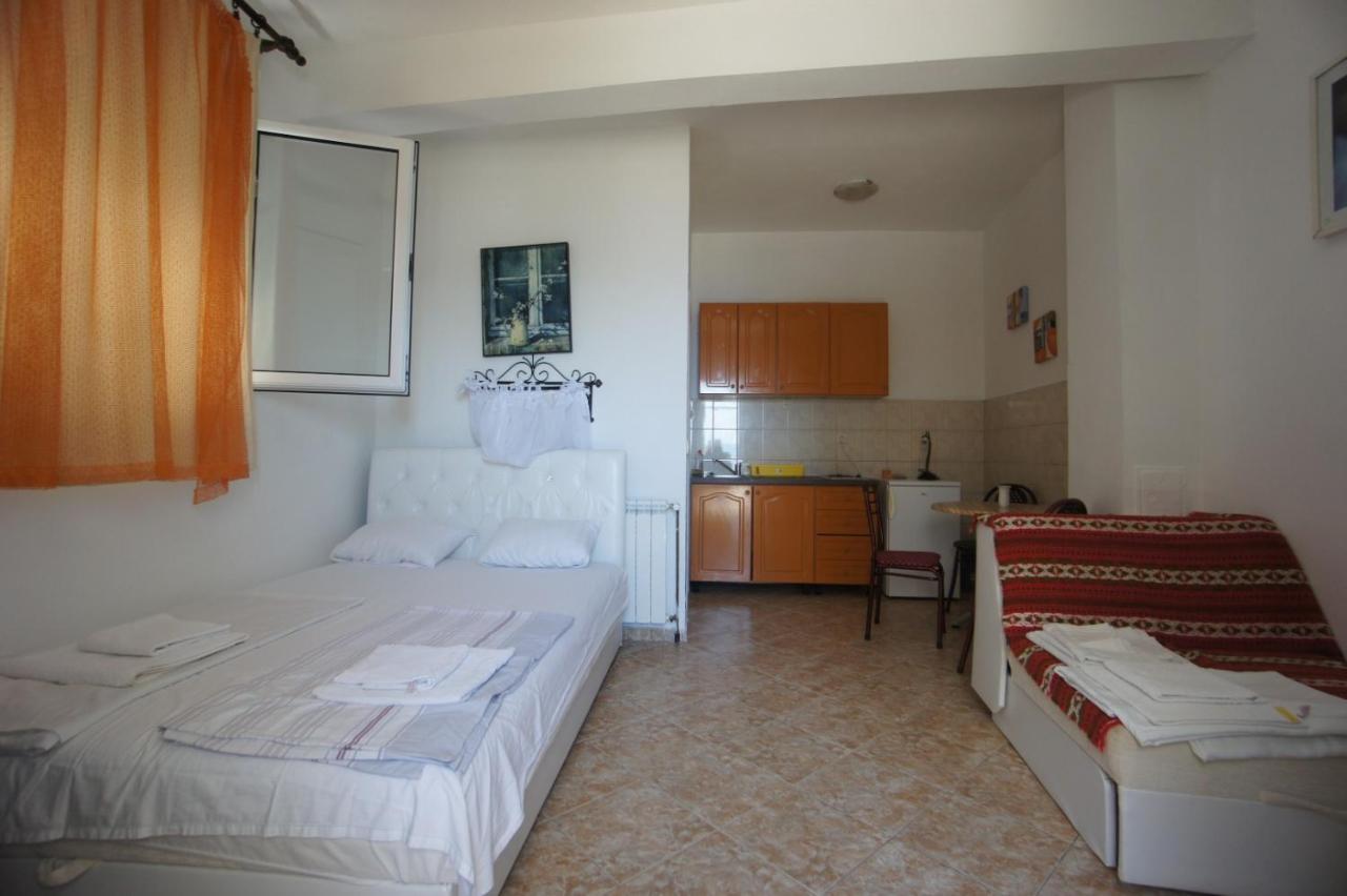 Vila Vito Apartment Dobra Voda Luaran gambar
